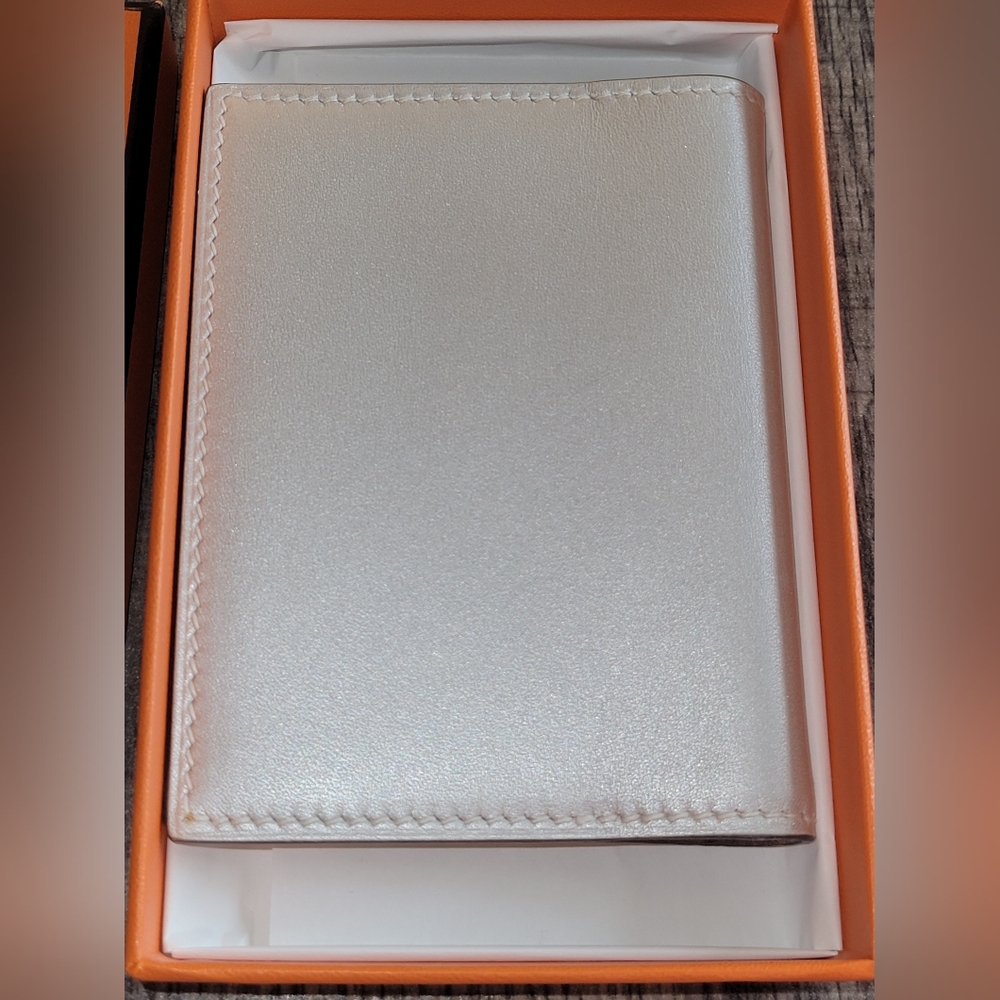 COLLECTORS ITEM- Hermes Bifold Wallet - Picture 13 of 16